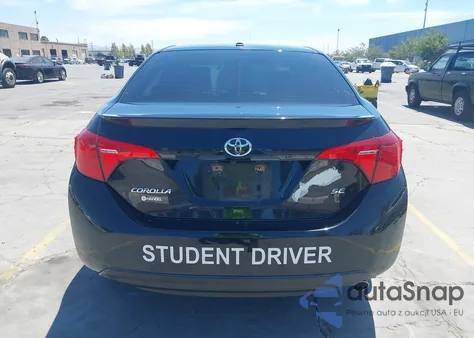 2017 Toyota Corolla Se z USA, uszkodzony, nr VIN 5YFBURHE6HP679565